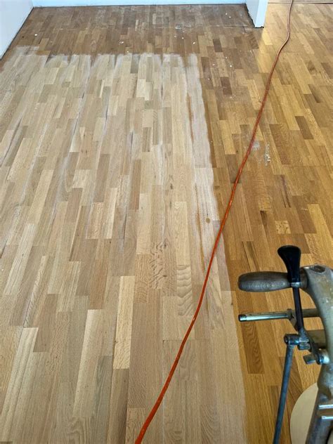 Grindų alyvavimo procesas su voleliu