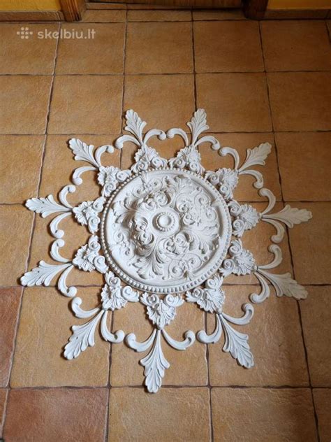 Gipso liejiniai su įvairiomis detalėmis