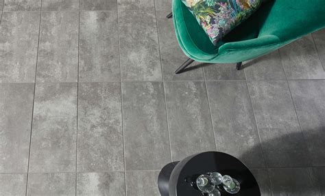 Asortimentas keramikinių grindų plytelių Senukai