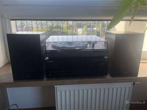 Vinilo grojimo sistema: patefonas, adata, stiprintuvas, kolonėlės