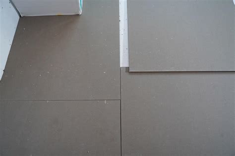 Paruoštas lygus betoninis grindų pagrindas