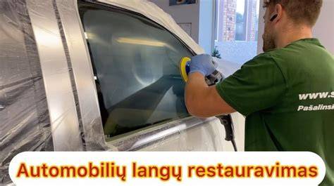 automobilis po poliravimo, blizgus paviršius