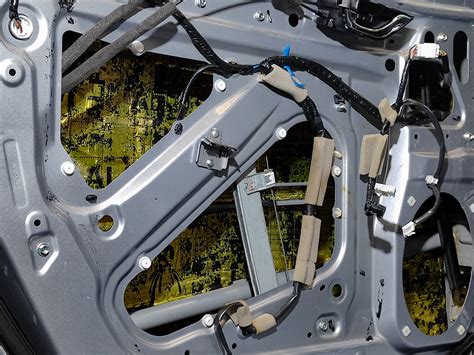 Medžiagų palyginimas automobilių garso izoliacijai