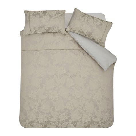 Šviesiai rudos spalvos dailylentės sienoms