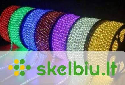 Tvarkingai nutiesti LED kabeliai fasade