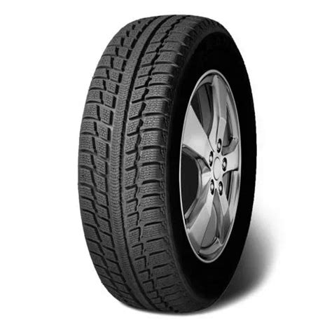 Automobilio padanga su skylę