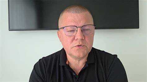 Poliarizuotų lęšių schemos, kurios rodo filtravimo principą