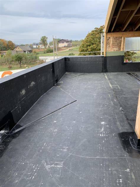 EPDM sistemos schemos: klijavimas vs. balastas