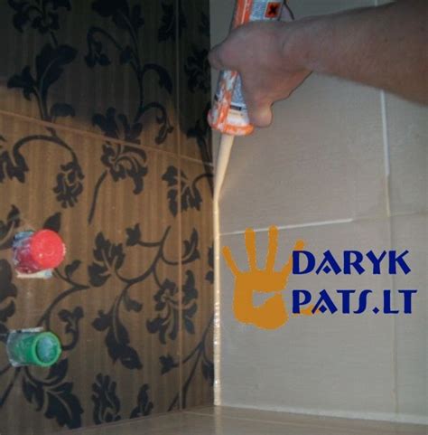 silikono tepimas ant paviršiaus