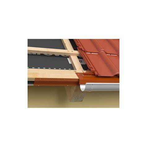 Izoliuotas PVC ventiliacijos kanalas stogo perėjime