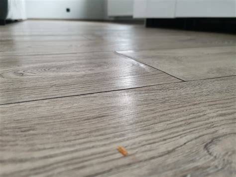 Fotoserija: laminato keitimo etapai