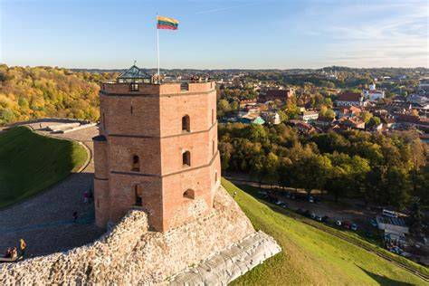 Infografika: Gedimino kalno šlaitų struktūrinės dalys ir galimos nuošliaužų židinių vietos