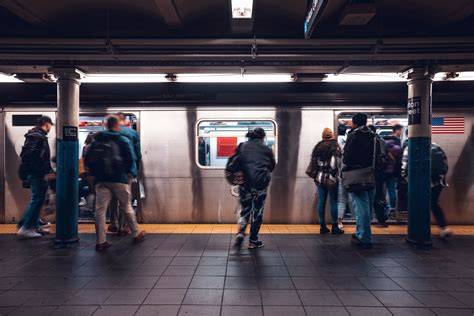 Niujorko metro plytelių charakteristikos infografika