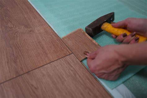 Laminato klojimo kampo šablonas, 1-1,5 cm tarpai sienoms