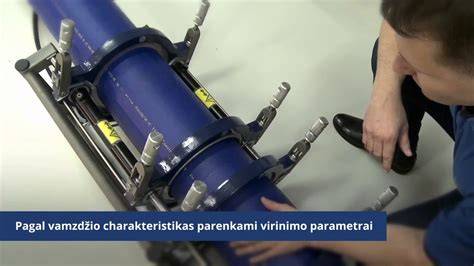PVC aklės vandentiekiui infografika: PVC-U vamzdžių komponentai, jungimo movos ir montavimo etapai