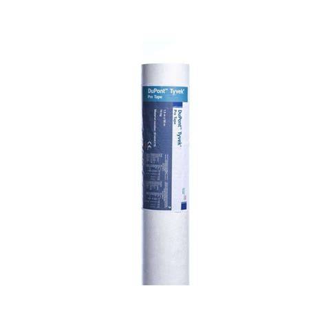 Tyvek Pro+Tape paketavimo žingsniai ir charakteristikos: membranos storis 175 μm, garų pralaidumas 3000 g/m2/24h, vandens stulpo aukštis >1930 mmH2O, lipni juosta