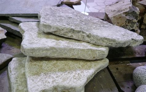 Geologinė medžiagų kilmė: bazaltas, kalkakmenis, kvarcitas