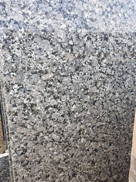 Granito spalvų įvairovė ir raidės gyslotės statyboje