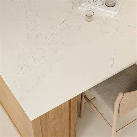 Skirtingų akmens dangų pavyzdžiai: Silestone, Dekton, Caesarstone, Lapitec, Technistone