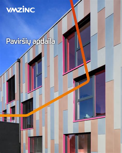 Fasadas: stiklo plokštumos, tekstūriniai intarpai ir cinko skarda
