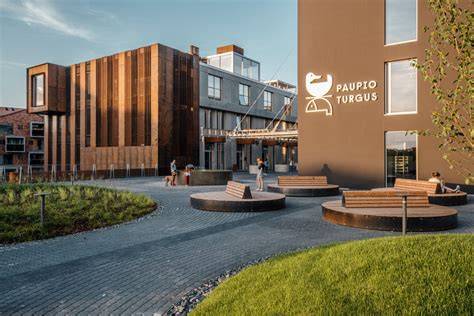 Paupio architektūros kontūras ir arkos motyvas
