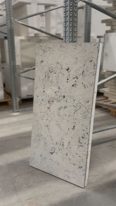 Granito spalvų įvairovės iliustracija: gyslos, tekstūros ir spalviniai ritmai