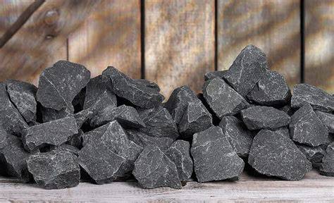 Akmenų tvarkos pirties krosnyje nuotrauka