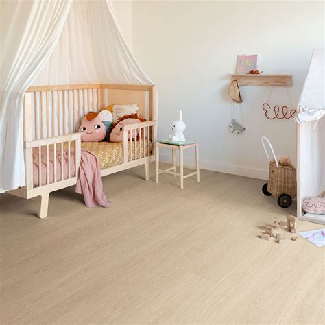 vinilinės grindys vaikų kambaryje