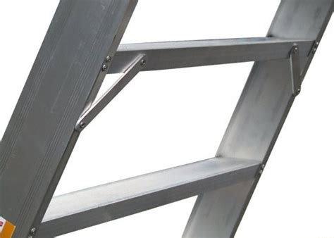 Aliuminės kopėčios su darbo aikštele ir porankiais