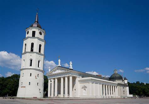 Adelaidės lietuvių katalikų centras ir Šv. Kazimiero koplyčia su vitražais, simbolizuojančiais Lietuvos regionus