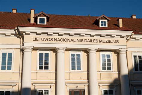 Lietuvių namų muziejus Adelaidėje: ekspozicijos, lietuvių kilmės meno kūriniai
