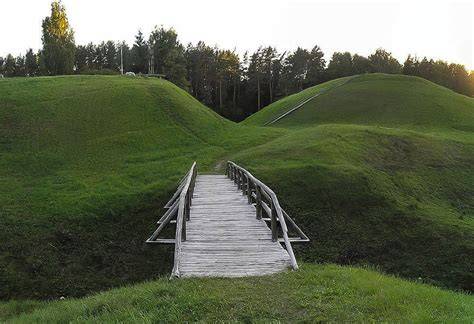Šeimyniškėlių piliakalnis prie Šventosios