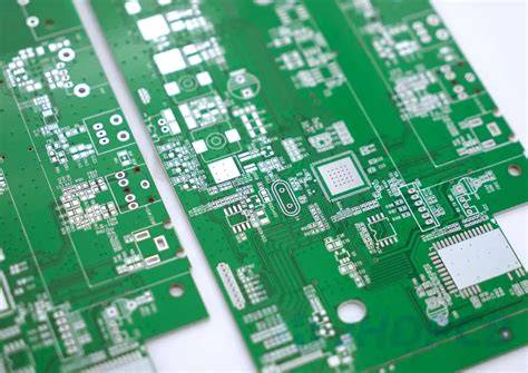 PCB sluoksnių dermės schema - infografika