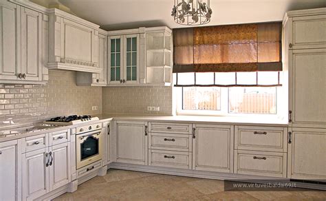 Provanso stiliaus virtuvės interjeras