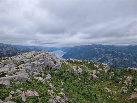 Didmiesčių panoramos ir egzotiški kraštovaizdžiai fototapetuose