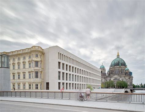 Humboldt Forum fasadas (rekonstrukcija) ir tušti kiemai