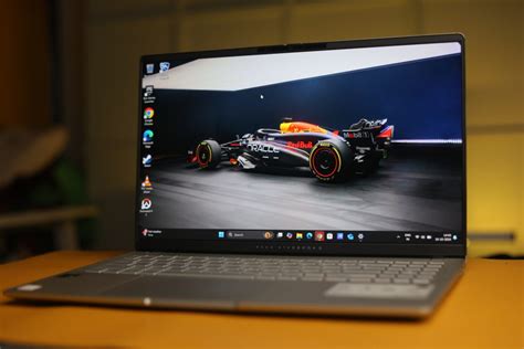 ASUS X54C - išorės dizaino ir klaviatūros apžvalga