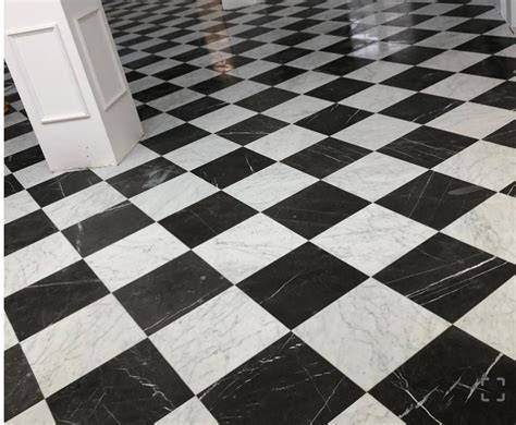 Infografika: Marmuro gyslų įvairovė (Carrara, Calacatta, Nero Marquina)