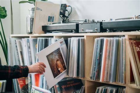 Vinilinių plokštelių parduotuvės ir jų išsidėstymas mieste
