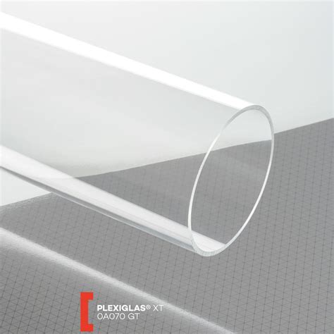 Organinio stiklo Plexiglas® privalumų iliustracija: skaidrumas, šviesos pralaidumas, atsparumas smūgiams