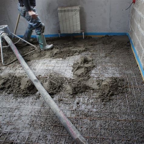 Infografika: grindų paruošimo etapas nuo pagrindo iki betono