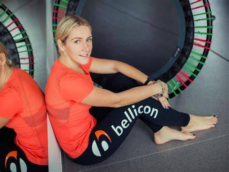 Infografika: Siūlių glaistymo grandinė (žingsniai nuo išvalymo iki šlifavimo)