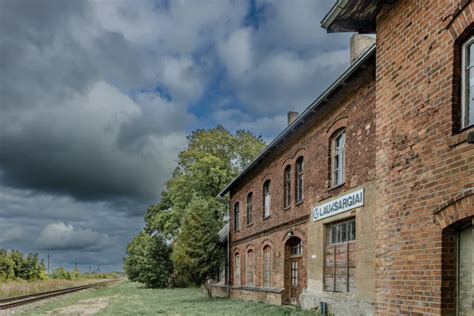 Raudonų plytų Klaipėdos geležinkelio stotis
