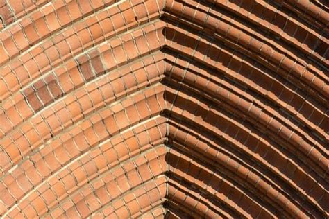 Infografika: klinkerio fasado privalumai ir trūkumai