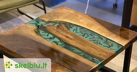 Epoksidinis stalas su skaidria derva