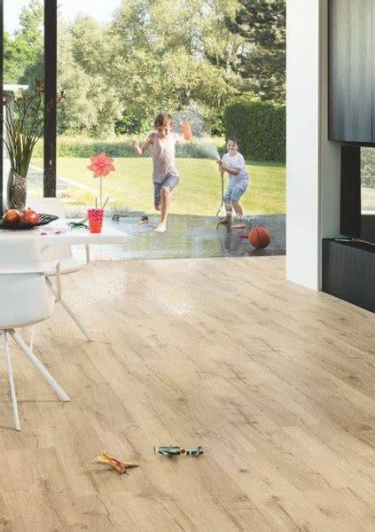 Grafikas: Quick Step kolekcijų charakteristikos (storis, klasė, garantija)