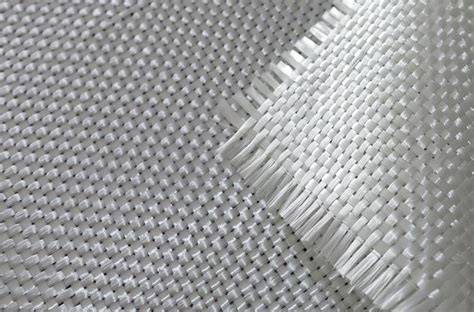 Infografika: stiklo pluošto armatūros privalumai prieš tradicinę metalinę armatūrą