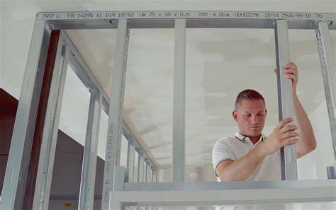 Drugelio kaiščių montavimas gipso kartono sienoje