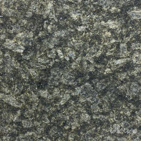 Infografika: natūralaus akmens trinkelių tipai (granitas, bazaltas, Labradoritas) ir jų svarbiausios savybės