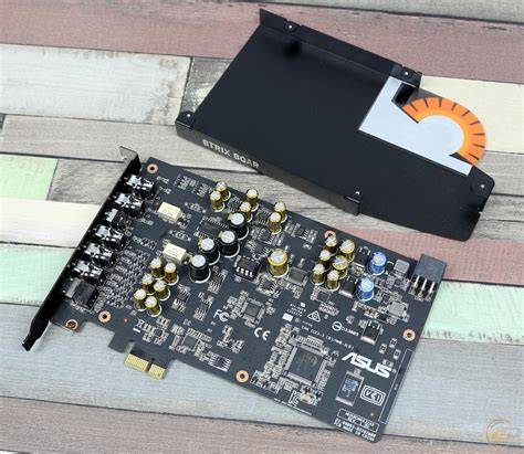 Asus STRIX SOAR išvaizda ir jungčių išdėstymas